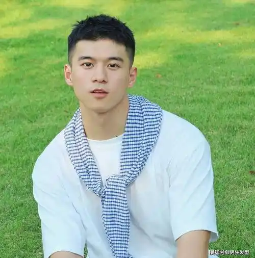 男生3款精选帅气发型,不管什么脸型,剪完提升颜值