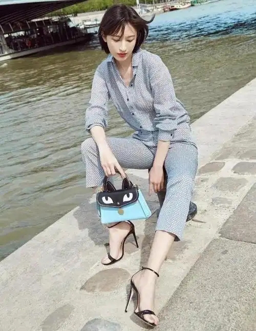 张俪高跟鞋大长腿是那么美