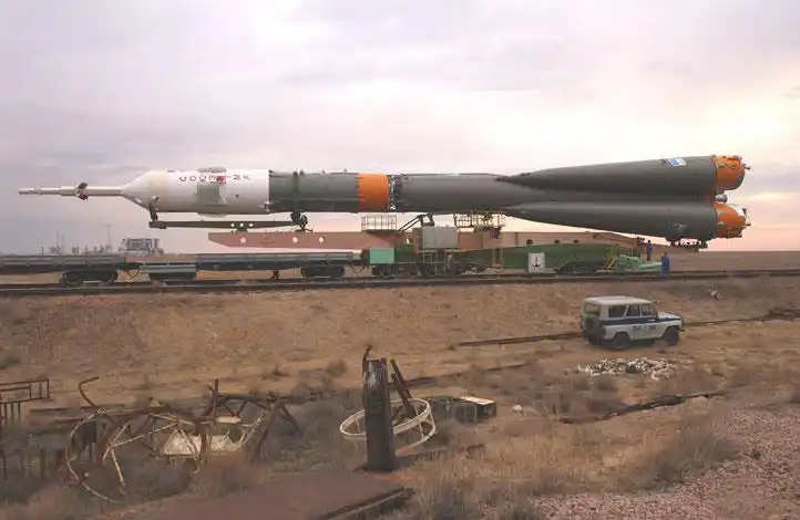 rollout of soyuz tma 2 aboard an r7 rocket