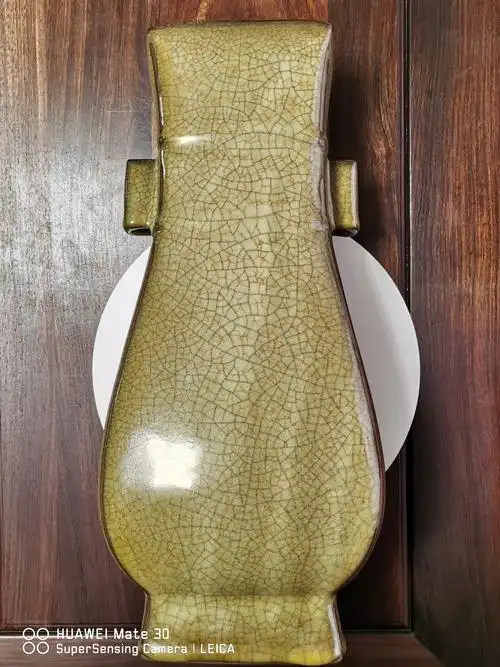 分享古典艺术〈北宋哥窑"寿昌五年款"贯耳方尊〉高40厘米,器型之美