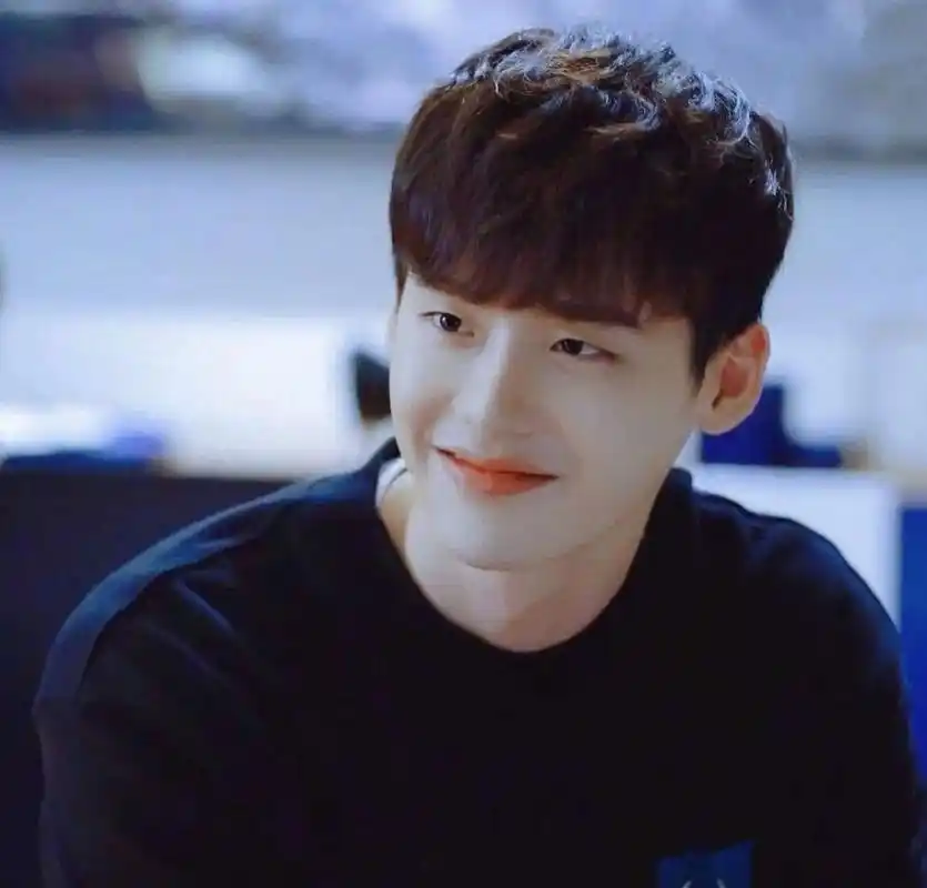 33361009# #微信头像##李钟硕的巫婆