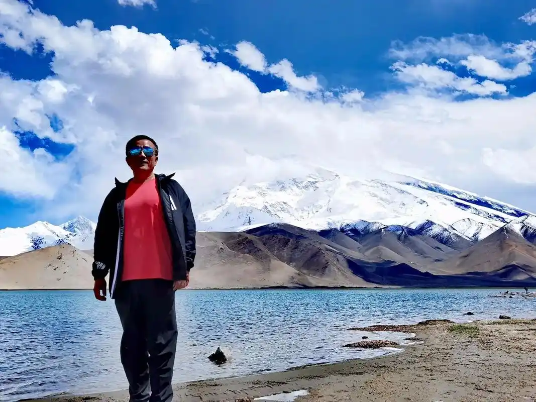 中国第二高峰7.546 米,冰川之父慕士搭格峰,帕米尔高原, - 抖音