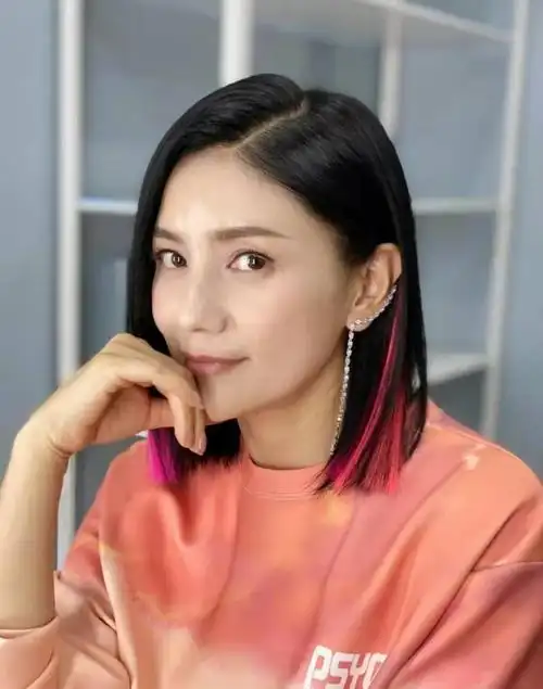 胡可晒小鱼儿近照,脸蛋圆嘟嘟被夸可爱,长相越来越像沙溢_腾讯新闻