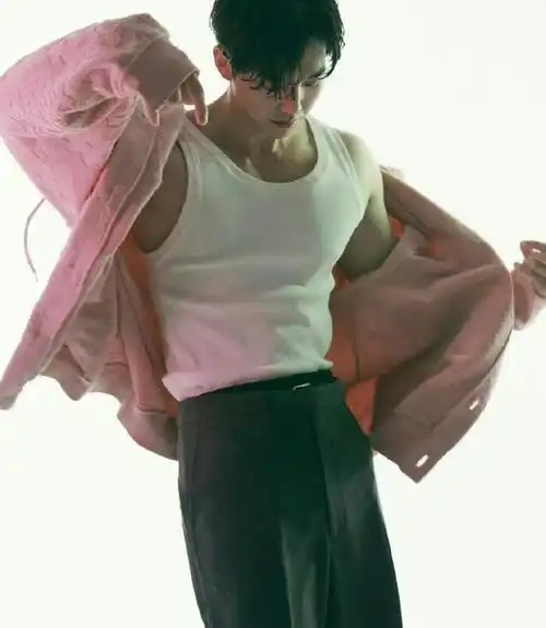 《与恶魔有约》宋江腹肌"帅翻了",财阀千金"异种"同居罗曼史