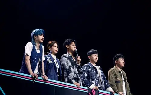 《创造101》王一博上线 蓝发导师pick一下