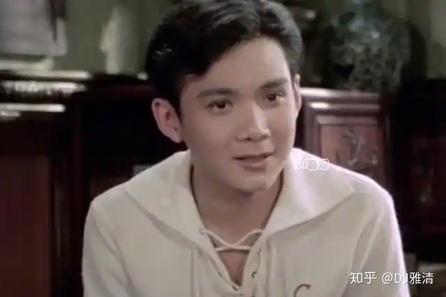 虾球传海啸演员今昔照大多已改行如今钟浩当导演王战成翻译