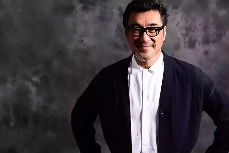 李宗盛婚内离弃发妻年近花甲与林忆莲恋情曝光再婚小27岁娇妻