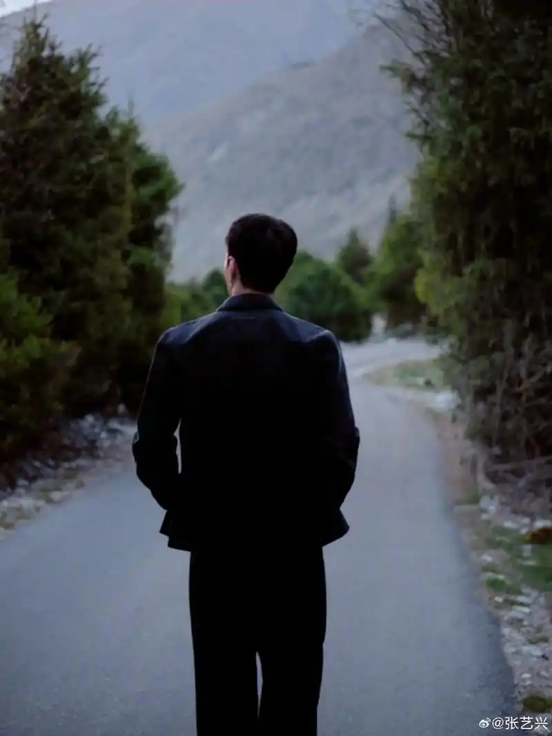 西装杀 #张艺兴 #张艺兴高清美图 - 抖音
