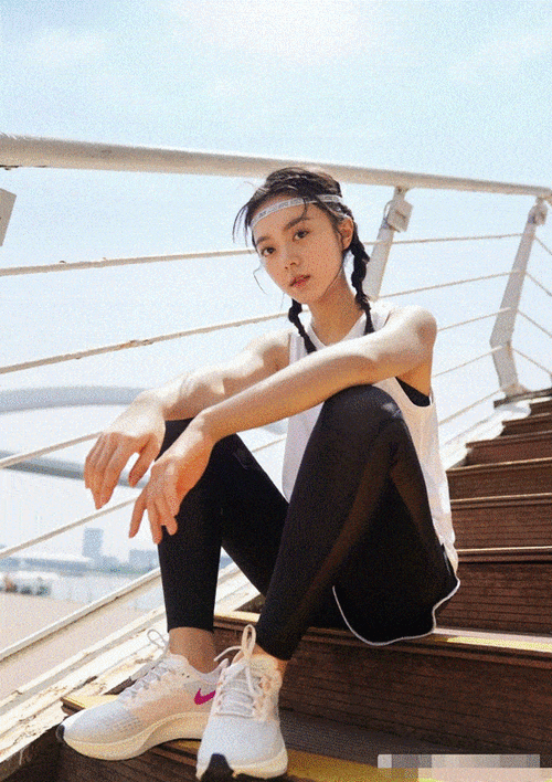 赵今麦的"跑步照"火了,阳光下失去精修,真实肤质引热议_baby_活力