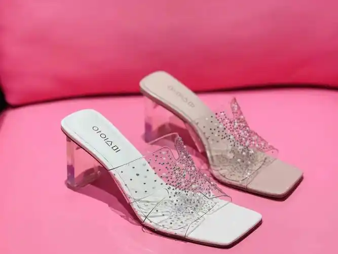 高端女鞋  #韩国女装  #韩国穿搭  #粗跟凉鞋