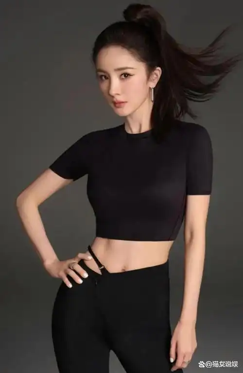 排名第十的是唐嫣,她以其美丽和真实的性格而受到喜爱,她出演的电视剧