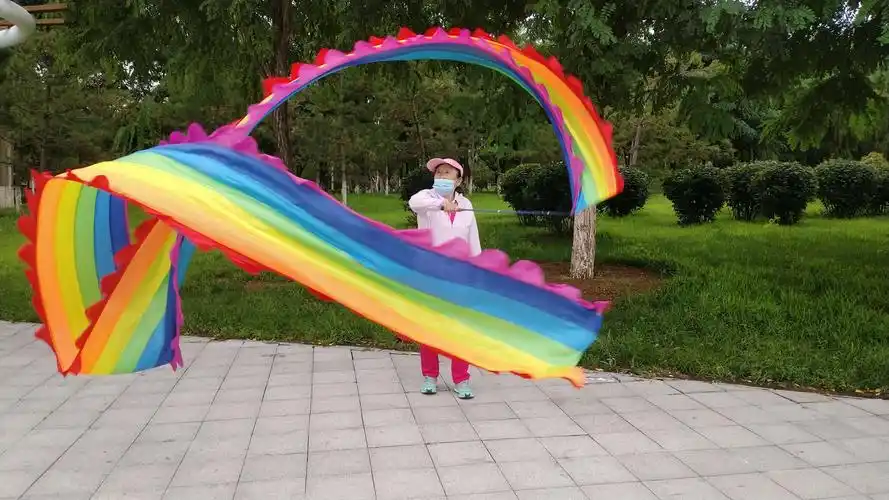 "风雨彩虹铿锵玫瑰" 风雨过后 阳光女士中兴公园舞彩带 20200820
