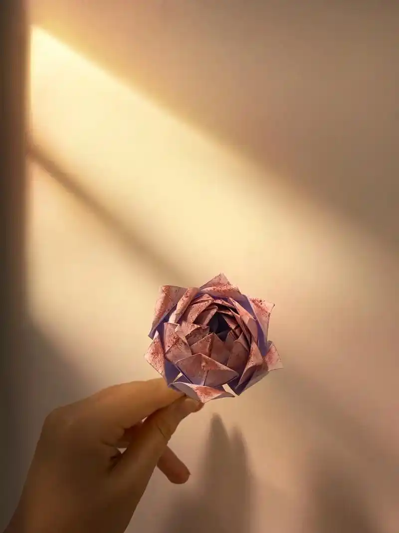 折玫瑰花 #手工diy 简单易上手#一学就会系列 - 抖音