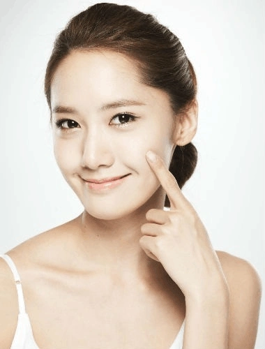 皮肤变白嫩的方法 美白四步曲打造林允儿素颜肌