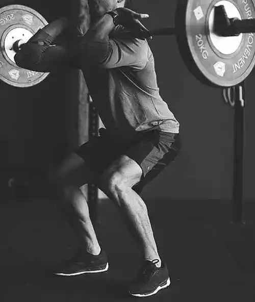 拥有令所有女性羡慕的35-23-36的黄金身材,被称为"曲线身材终结者"