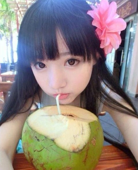 小学女生性感照被曝光 引网友疯传 - 萝莉吧