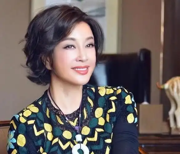 刘晓庆:一生6个男人4段婚姻,60岁嫁入豪门,没有孩子成最大遗憾