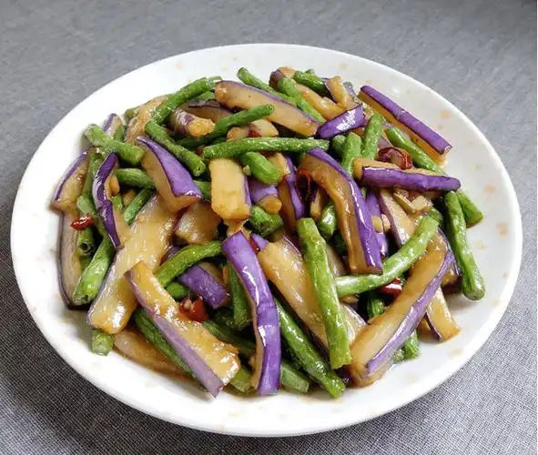 以下分享家庭炒菜大全菜谱荤菜家庭炒菜大