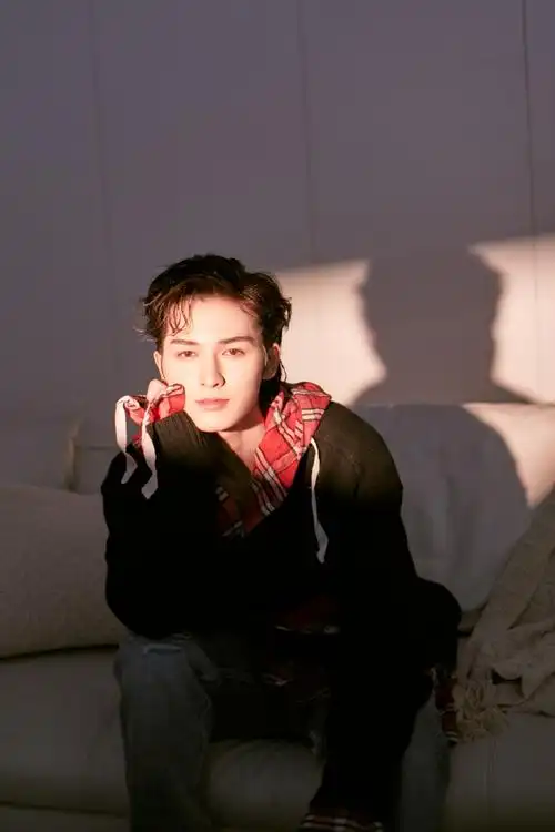 朱正廷超话#朱正廷九州朱颜记#新年的钟声敲响2021年农历新年的第一天