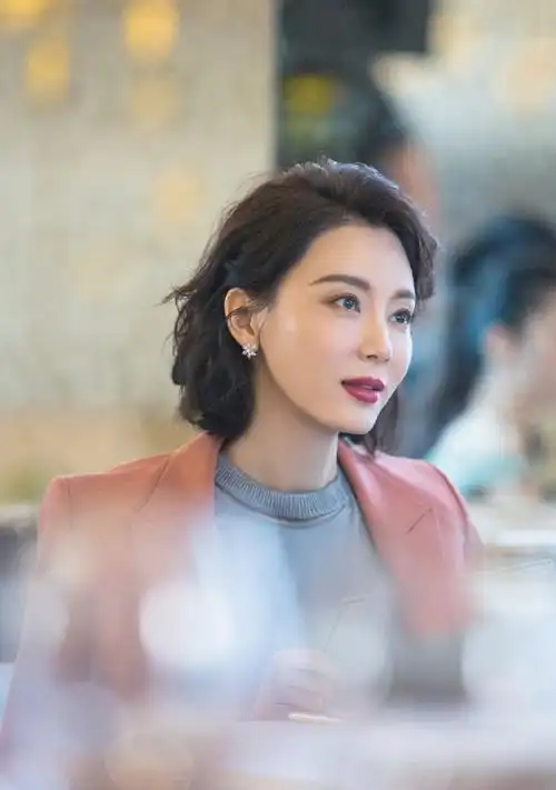 陈数完美关系干练西装剧照图片99