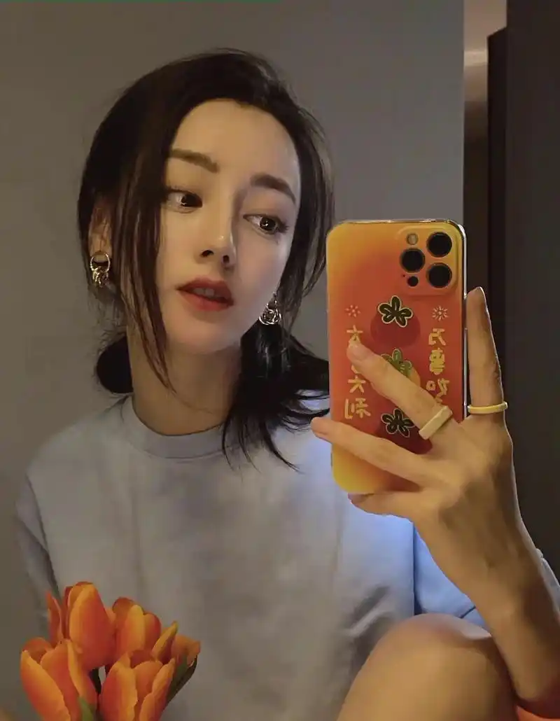 迪丽热巴迪力木拉提 #照片@dou 小助手 @抖音小助手  - 抖音