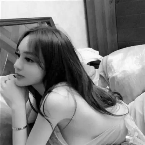 大彻大悟的感情经历霸气黑白女生头像高冷图片