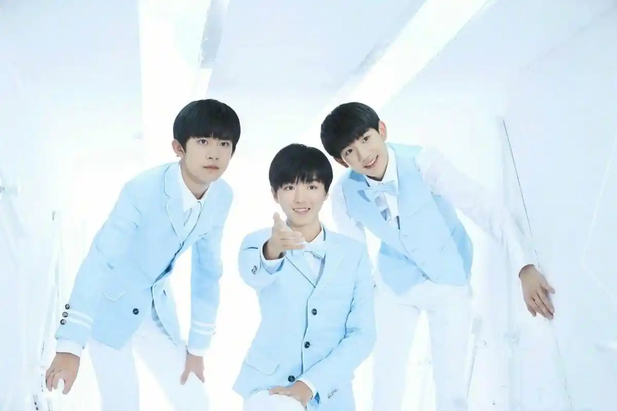 tfboys最新真人合体!8月6日三小只齐聚,纷纷向四叶草甜蜜撒糖