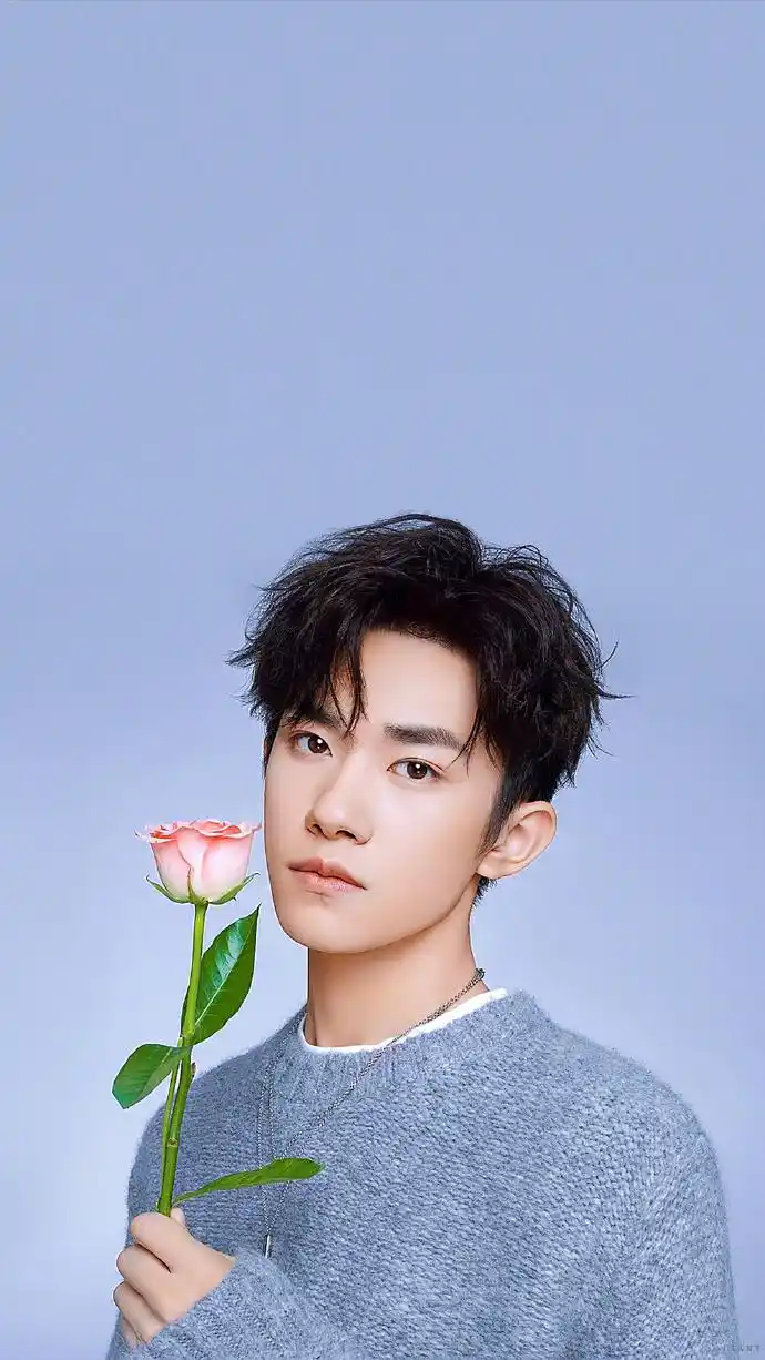 易烊千玺温润儒雅写真图片