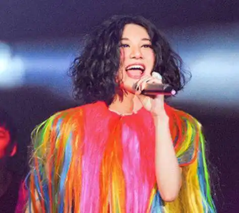 相中两位歌手,现在均成新生代领军人物_尚雯婕_华晨宇_蔡徐坤