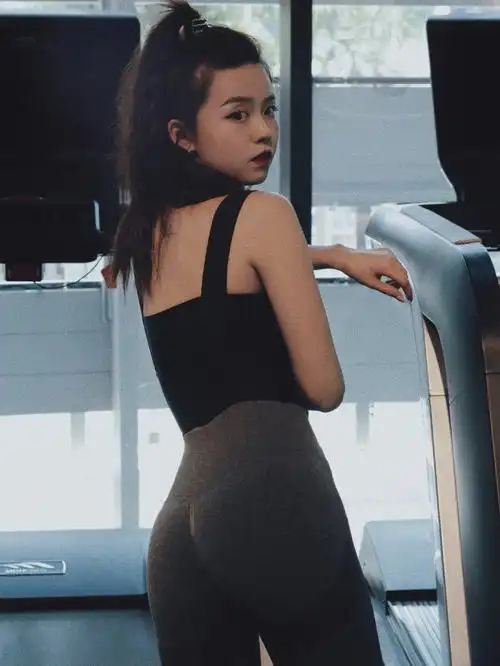 健身房拍照姿势