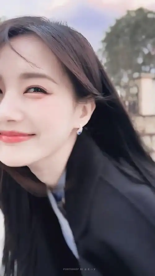 李一桐#外套滑落的瞬间我笑得像个边台 李一桐你真的要负全责98