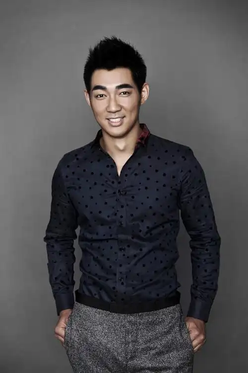 向前进制作中胡洋变身贵公子表现抢眼