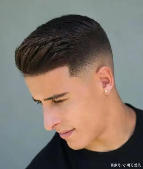 2020夏季发型帅翻了,当下流行的欧美风的男士,都这样剪!