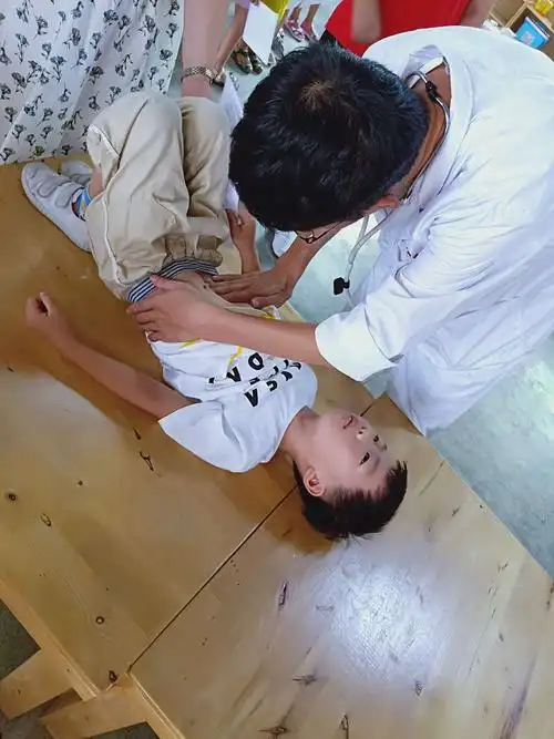 静嘉幼儿园大班春季体检活动