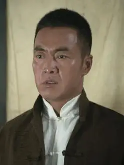 老铁(那志东饰演)