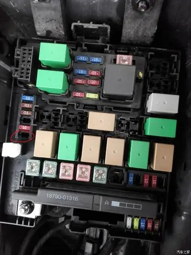 请问这个保险丝没有装什么情况