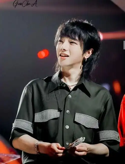 华晨宇原来是这样子的?