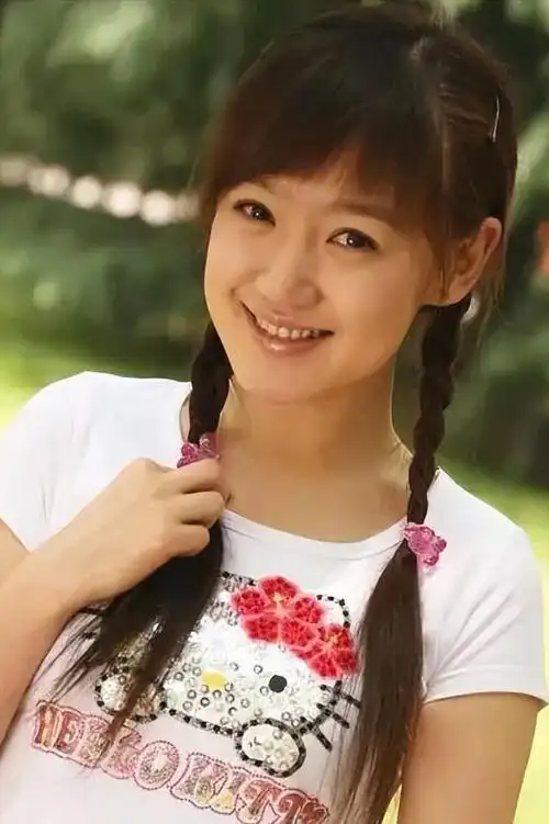 回顾薛佳凝:分手15年胡歌娶妻生子,她却选择出家背后心酸无人知