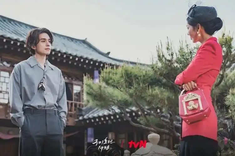 《九尾狐传》姜信孝导演编剧:《九尾狐传》韩佑丽编剧主演演员:李栋旭