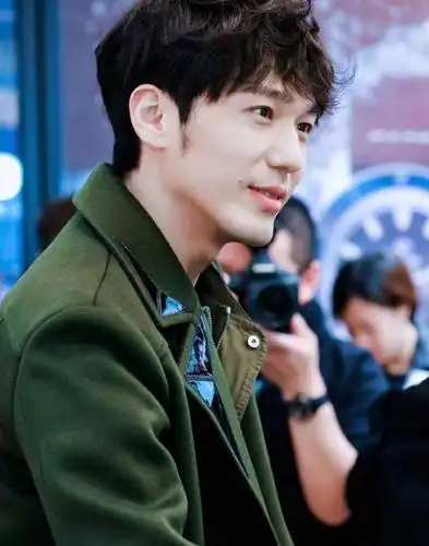 "没胡子"的白宇上线啦!酷帅男神变清爽大男孩,少年感满满