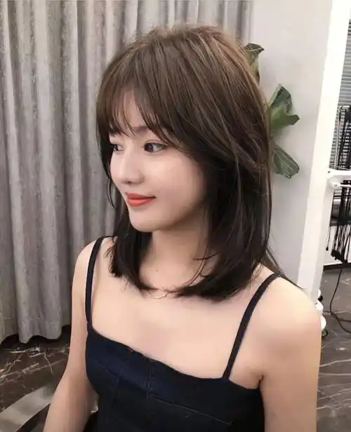 2023流行"c型卷"烫发,中长发留超级美!_发型_什么_侵权