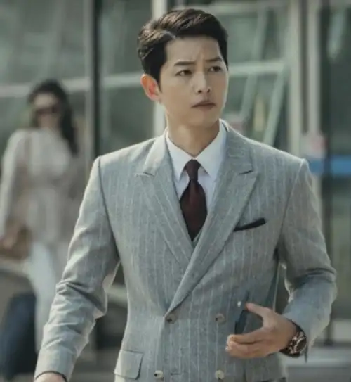 男神宋仲基黑道律师文森佐帅穿订制西装配名表