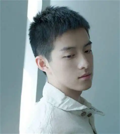 长脸适合什么发型男少年长脸适合什么发型男学生2022已更新今日资讯