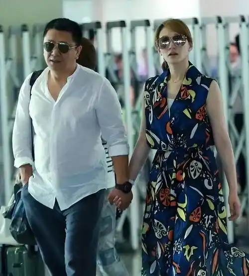 被两任男友"圈住",嫁16年闺蜜至今无子_金东_钟汉良_表演