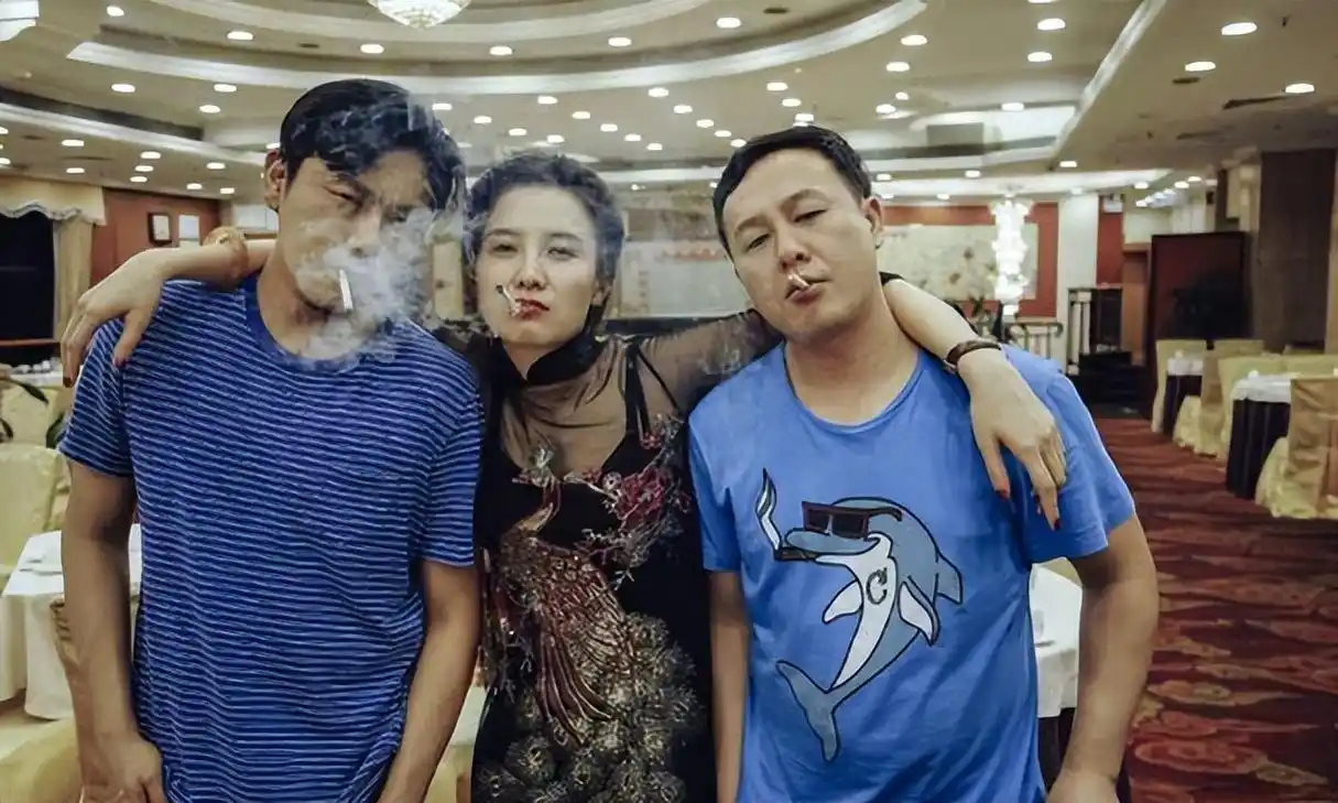 演员宋佳:因事业放弃陈龙,因婚姻放弃张黎,今与黄少峰长相厮守