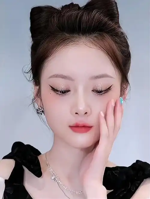 这个"高颅顶蝴蝶结丸子头"熬夜剪的,看完就会-度小视