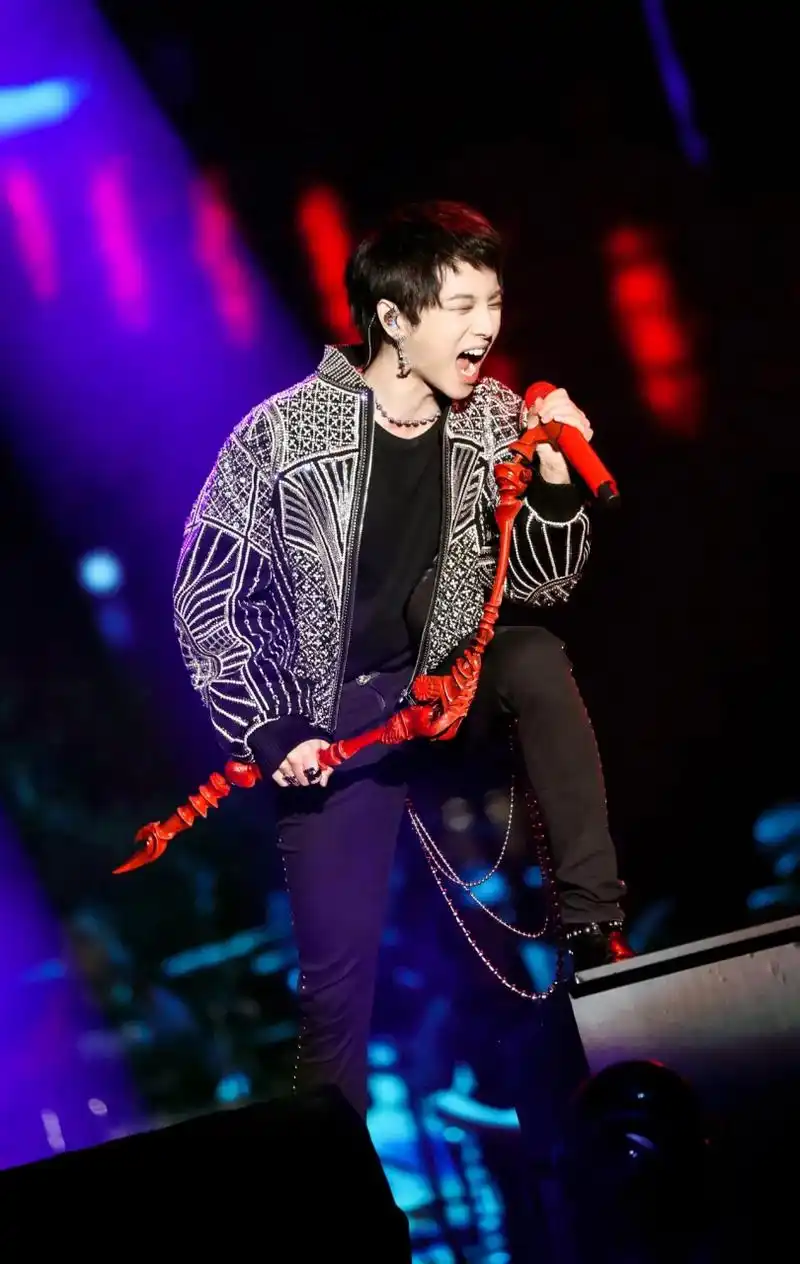 华晨宇,又一次刷新了记录!