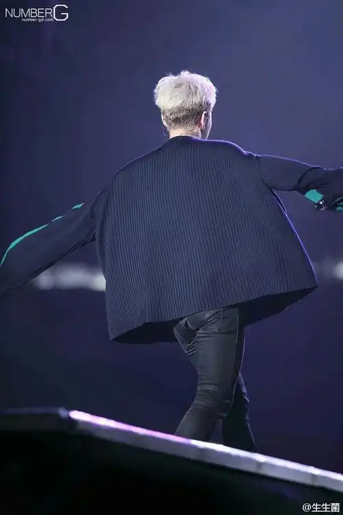 求权志龙背面的超清图片