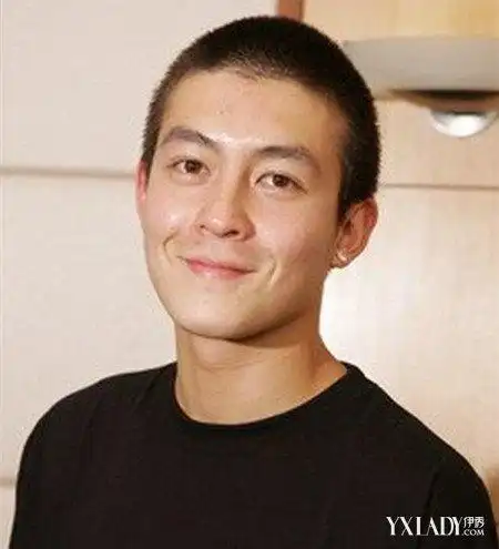 图寸头图片的陈冠希发型简洁清爽尽显潮男魅力