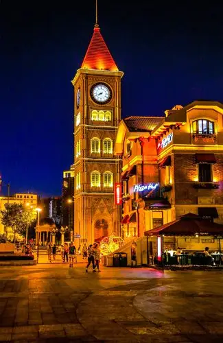 夜色中的天津意大利风情街